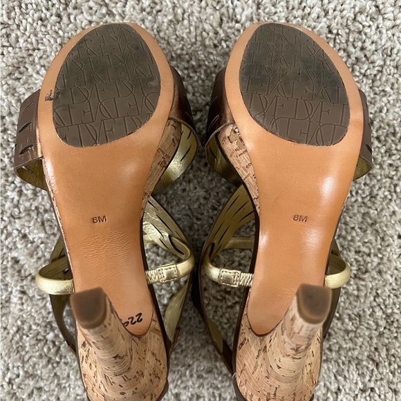 DIANE VON FURSTENBERG DVF Gold Bronze Leather Cork Heel Sandal Pump Size 8 - Picture 5 of 7